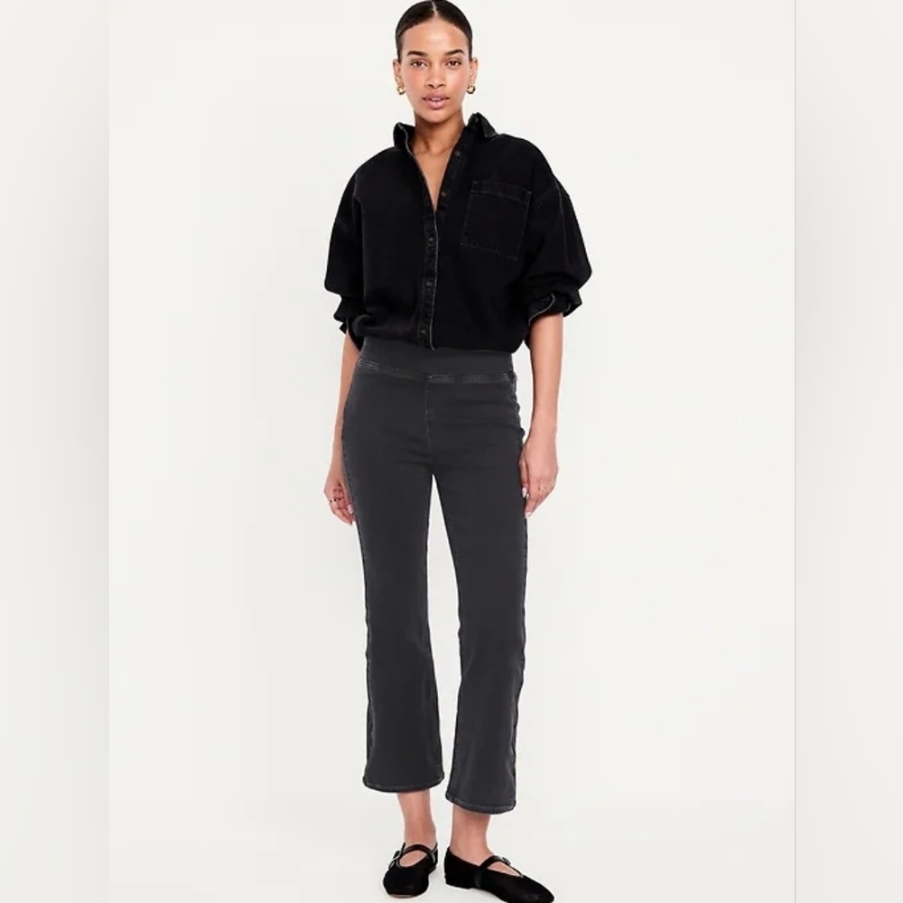Old Navy High Rise Weekender Pull On Crop Flare Jeans Dark Gray Wash 8 TALL NWT